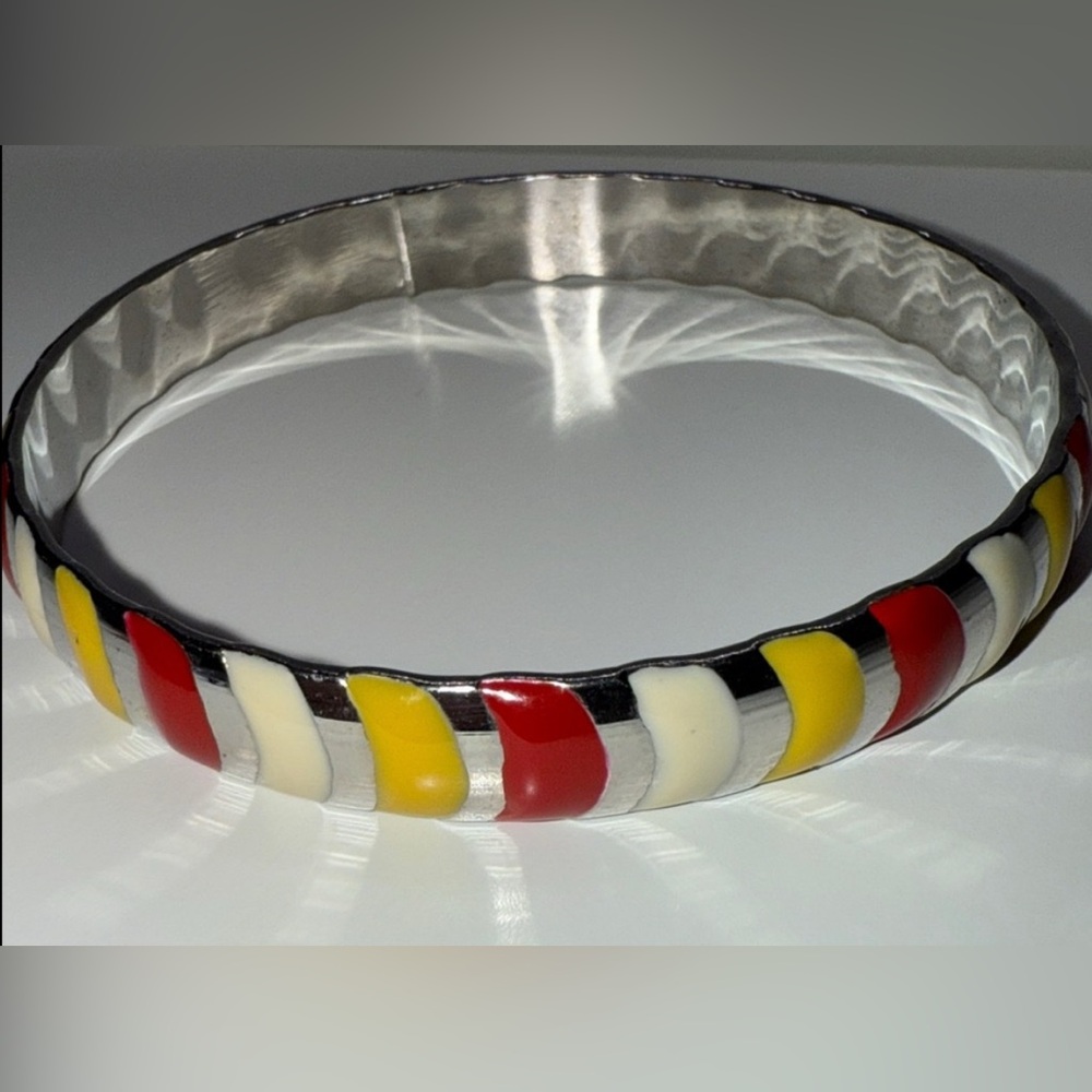 Vintage striped enamel Colorful Silvertone Bangle Bracelet yellow red cream